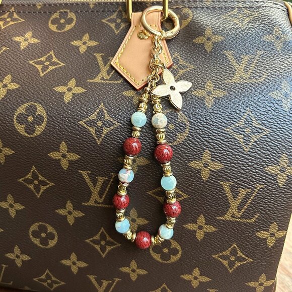 BEADED Bag Charm with Clover🍀 - Picture 4 of 9